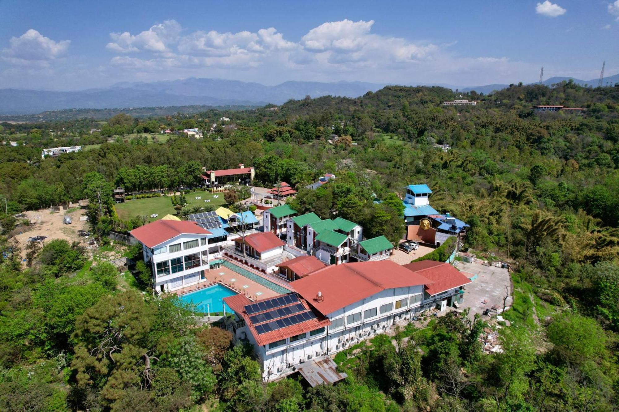 Hunky Dory Resort And Spa Dhar Khurd Bagian luar foto