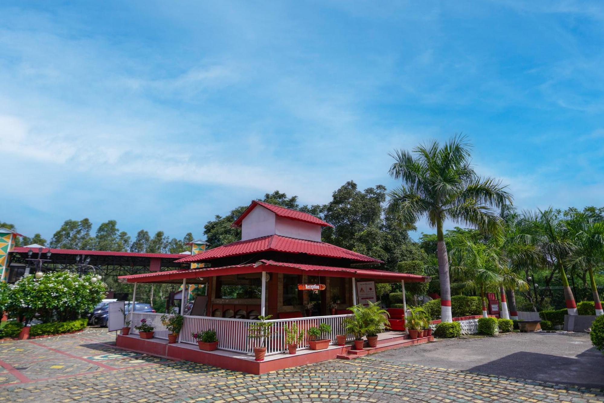 Hunky Dory Resort And Spa Dhar Khurd Bagian luar foto